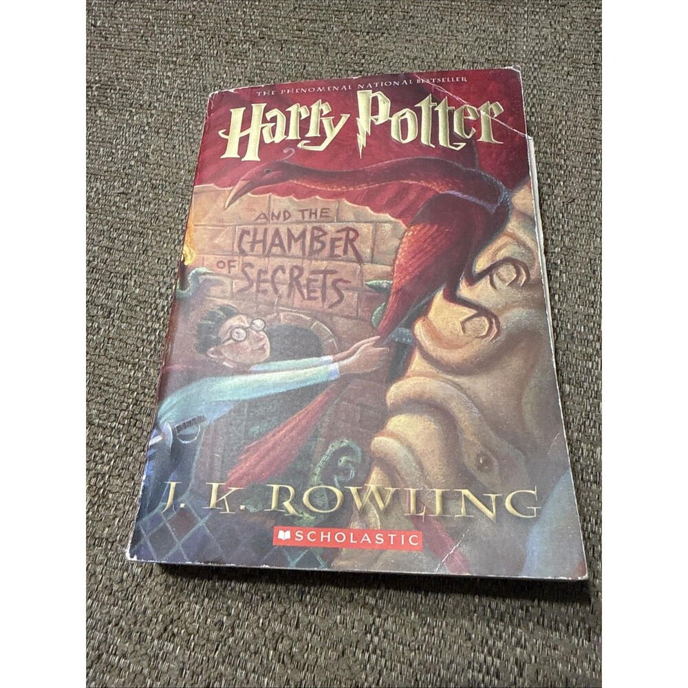 Harry Potter and the Chamber of Secrets (Harry Potter, Book 2) by J. K. Rowling